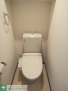 トイレ　温水洗浄便座です。