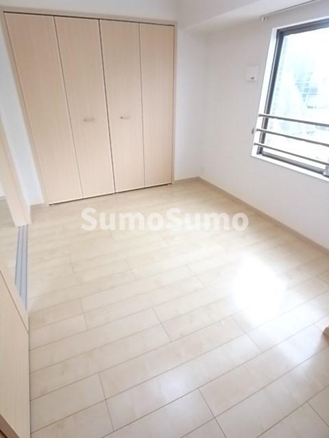 その他部屋・スペース　広くて明るい寝室