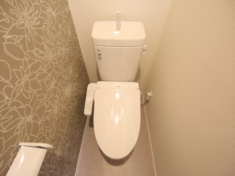 トイレ　温水洗浄暖房便座付トイレ　同仕様写真