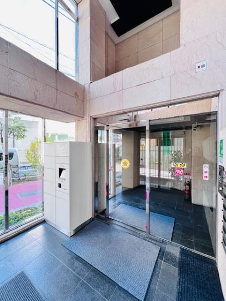 エントランス　清潔なエントランスです