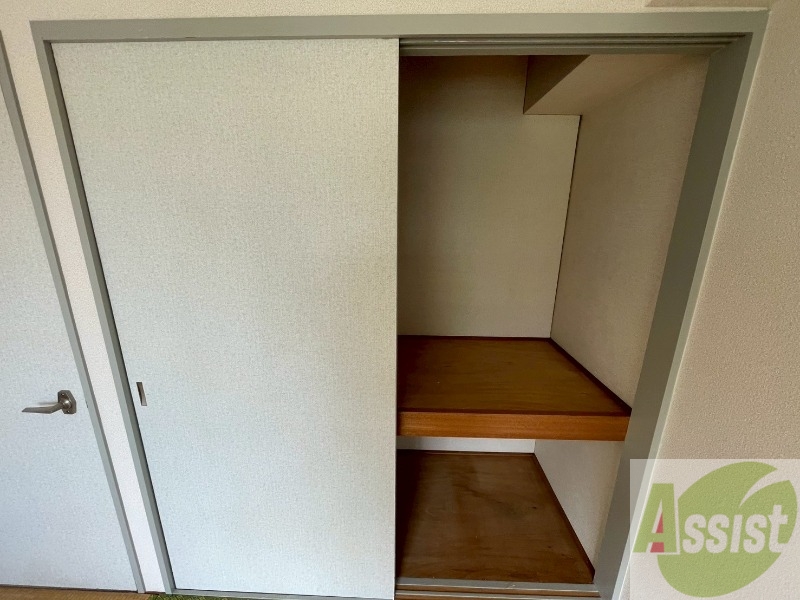 収納　寝室の収納です。部屋がすっきり片付きます。