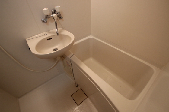 バス・シャワールーム　※別号室の写真です