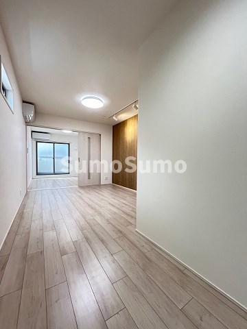 居室・リビング　こちらのリビングで趣味の時間をお楽しみください