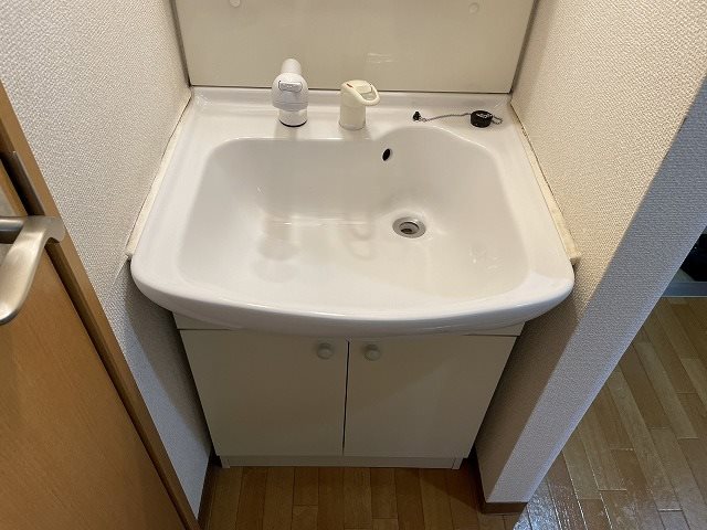 洗面設備　参考写真掲載。