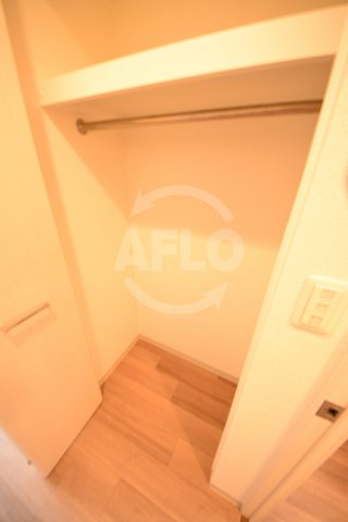 収納　プレサンス玉造駅前　クローゼット