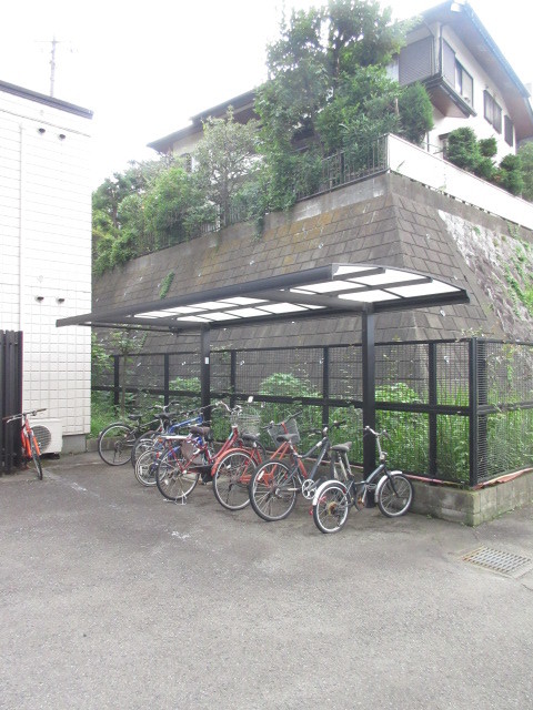 その他共有部分　屋根付きの自転車駐輪場