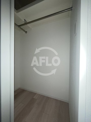 収納　セレニテ難波ミラク弐番館　ウォークインクローゼット