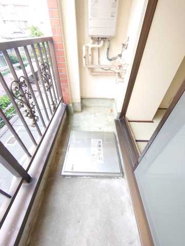 バルコニー　クラウンハイツ 302