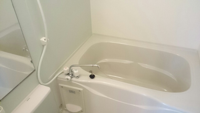 バス・シャワールーム　シャワー・追い焚き給湯