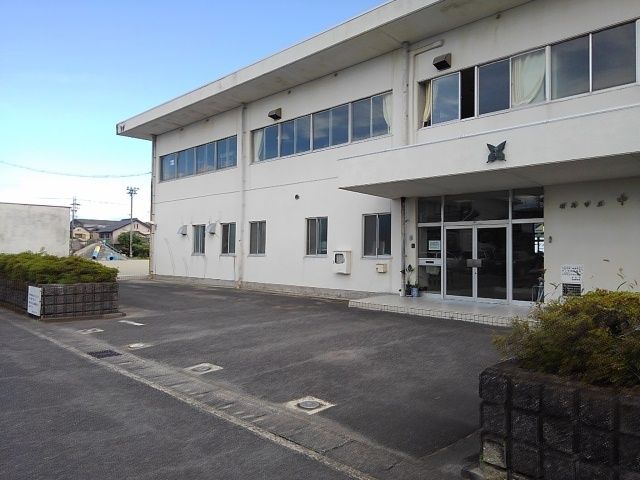 小学校　羽島市立中央小学校（小学校）まで150m