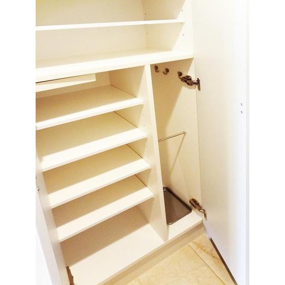 玄関　シューズボックス