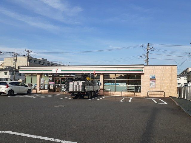 コンビニ　セブンイレブン（コンビニ）まで112m