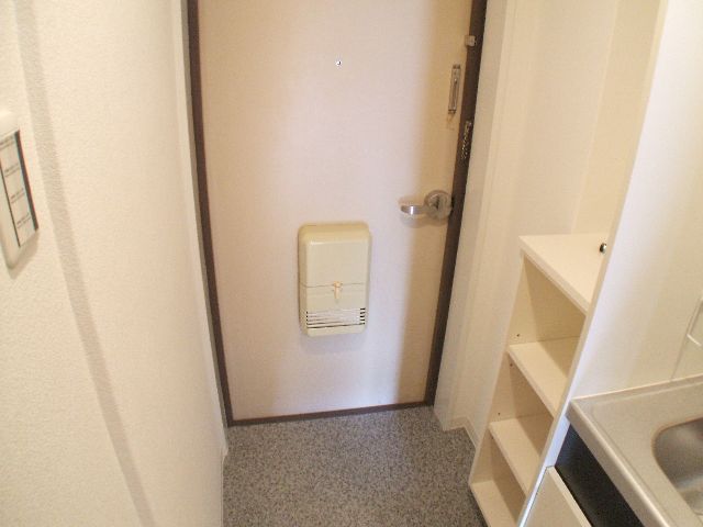 玄関　玄関でお出迎え。