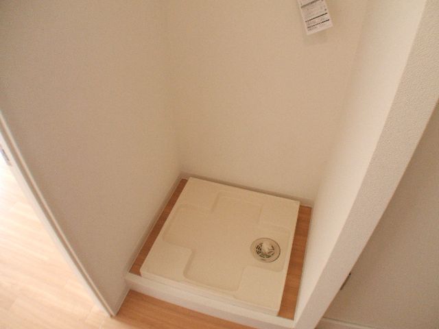 洗面設備　化粧洗面台。