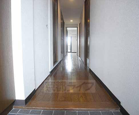 玄関　シューズボックス付いてます。