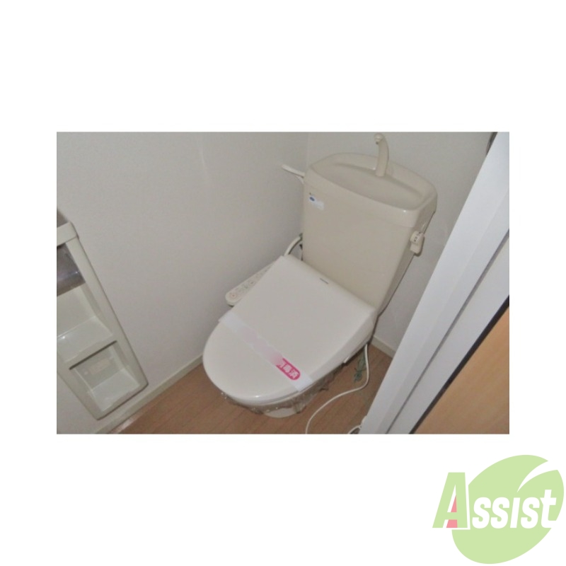 トイレ　トイレとお風呂が別なので清潔に使えて嬉しいですね。