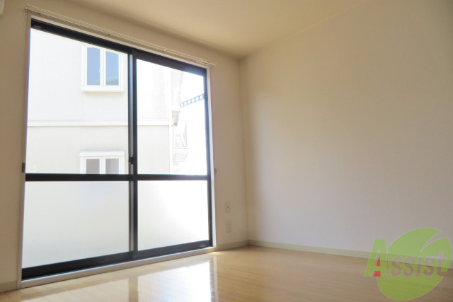 居室・リビング　１Ｋですが８帖と広々していますよ～