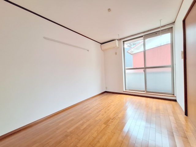 その他部屋・スペース　明るい洋室です