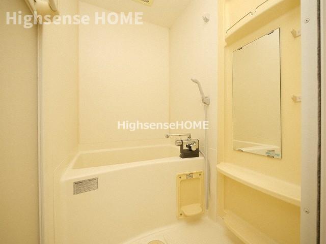 バス・シャワールーム　落ち着いた空間のお風呂です