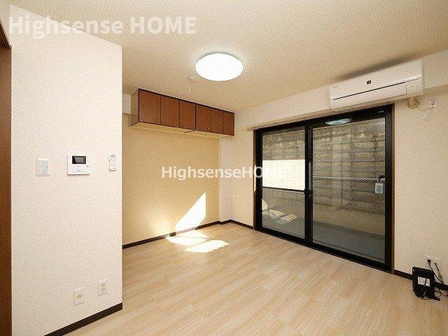 居室・リビング　こちらの居間で趣味の時間をお楽しみください