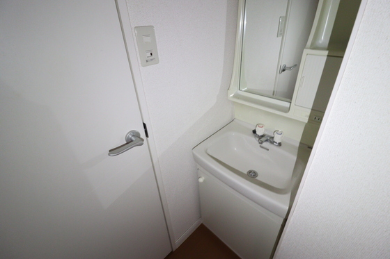 洗面設備　※別部屋の写真です
