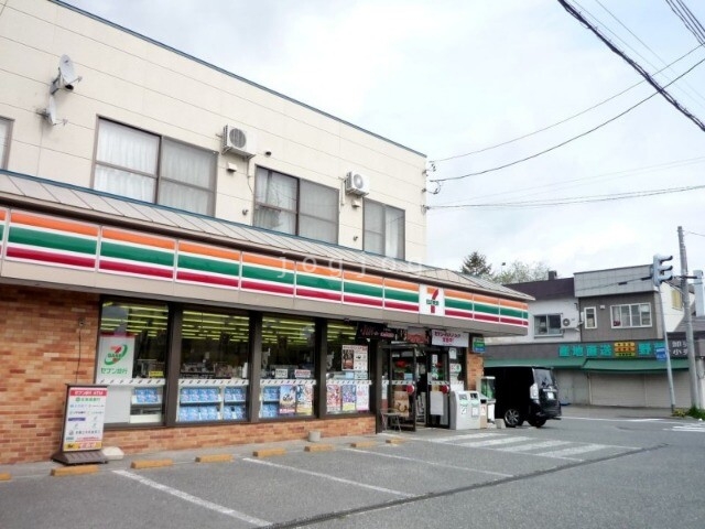 コンビニ　セブンイレブン札幌北43条店（コンビニ）まで451m