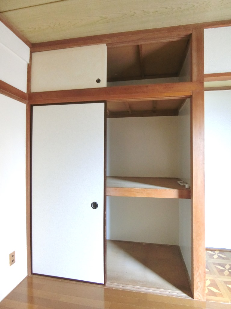 収納　押入れ