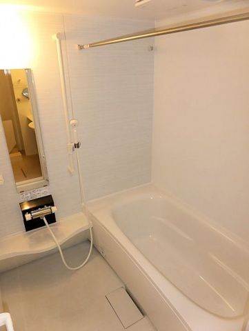 バス・シャワールーム　浴室乾燥機付きの１坪フルオートバスで快適バスタイム！