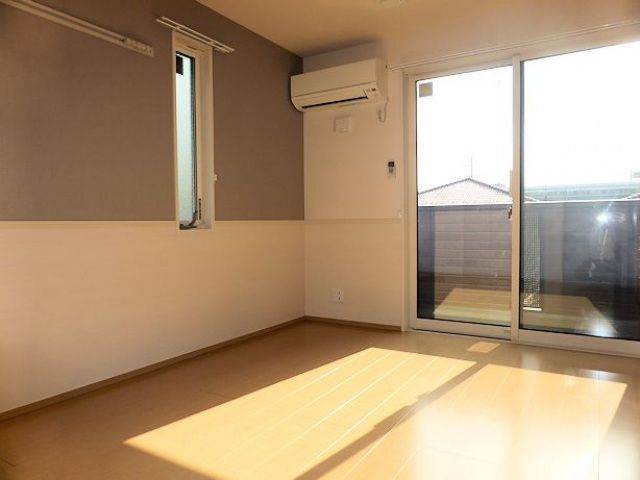 その他部屋・スペース　アクセントクロスがお洒落な６．１帖洋室☆