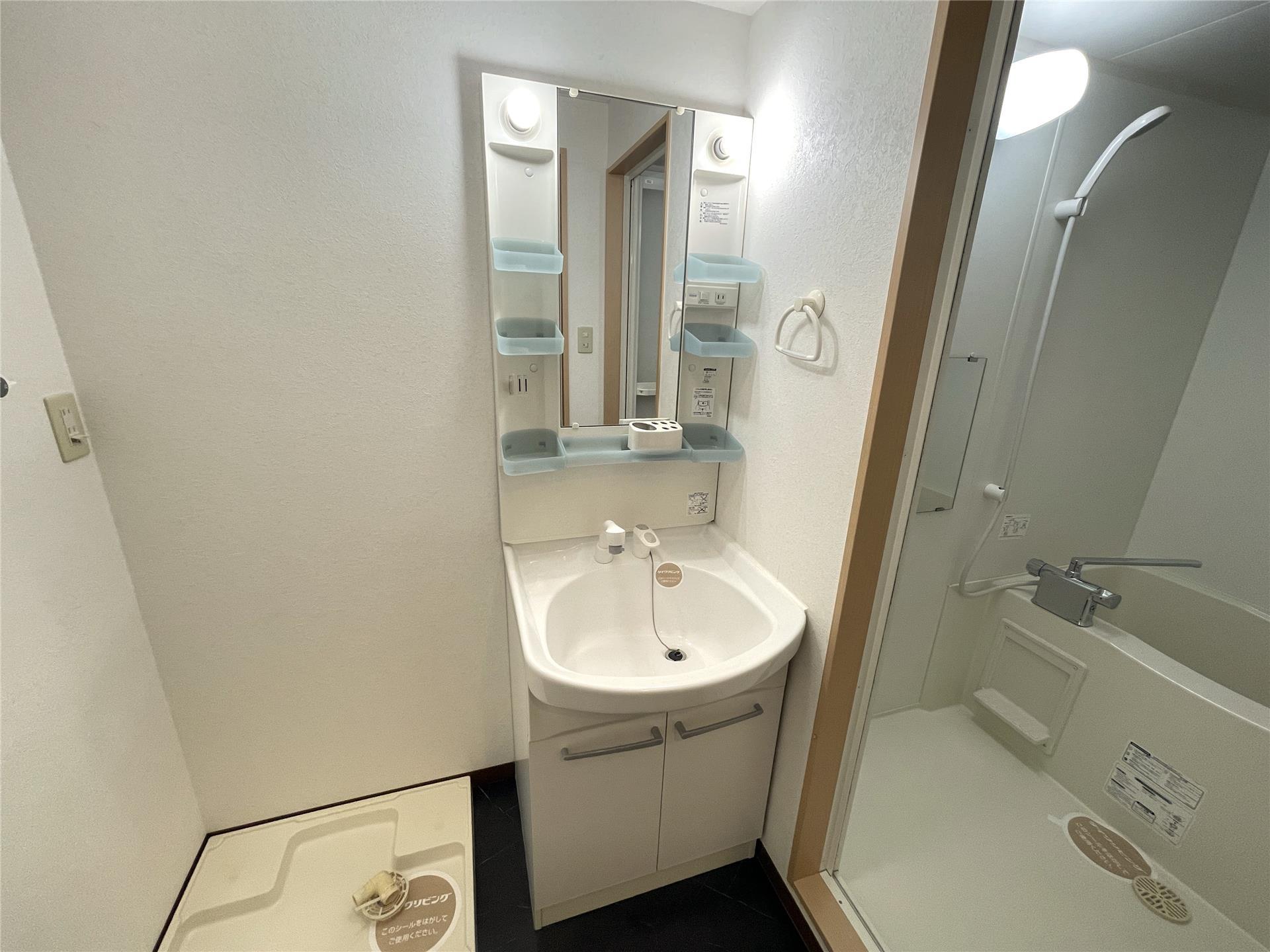 洗面設備　お化粧や髪のセットに便利な洗髪洗面化粧台♪