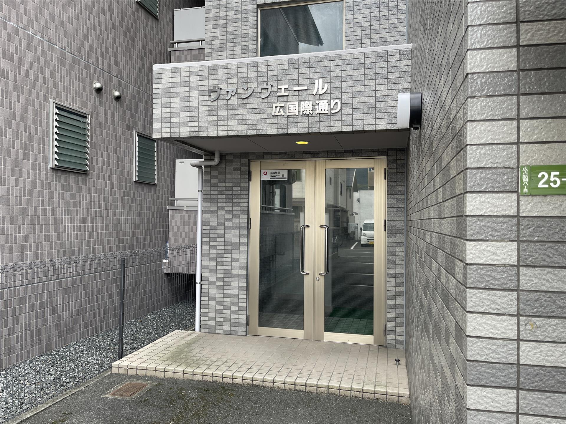 エントランス　建物入り口です♪