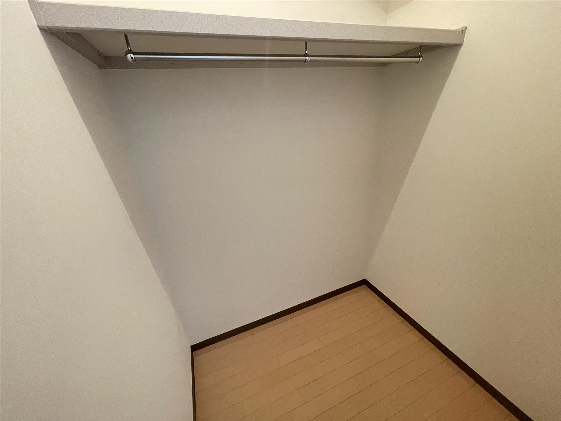 収納　たっぷり収納できるウォークインクローゼット♪