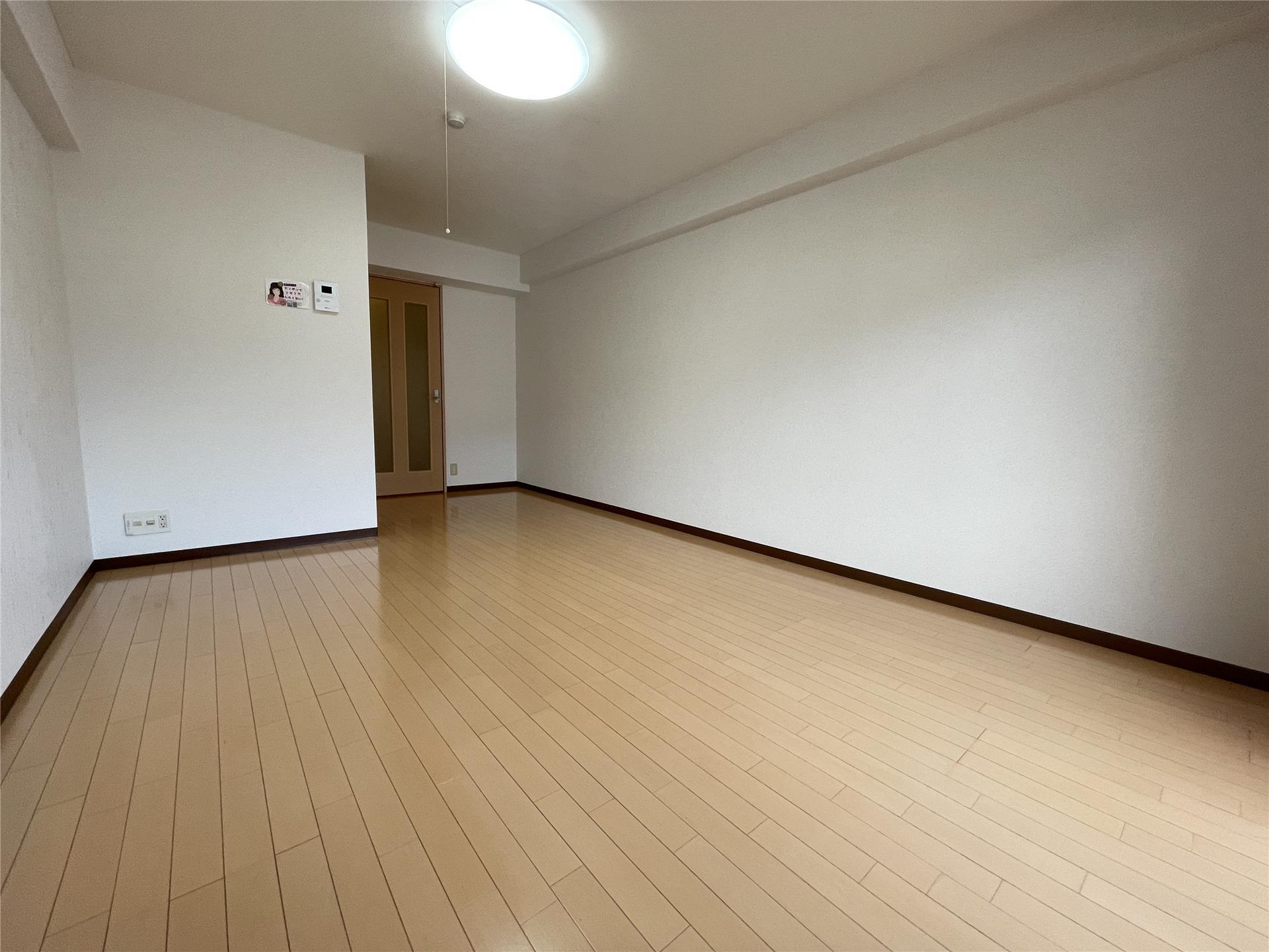 その他部屋・スペース　照明付き・フローリングで過ごしやすい室内♪