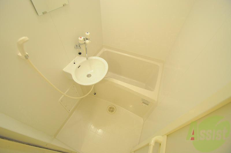 バス・シャワールーム　１日の疲れ癒せます