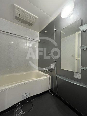 バス・シャワールーム　レジディア心斎橋ウエスト　バスルーム