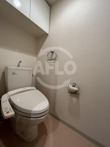 トイレ　レジディア心斎橋ウエスト　温水洗浄便座