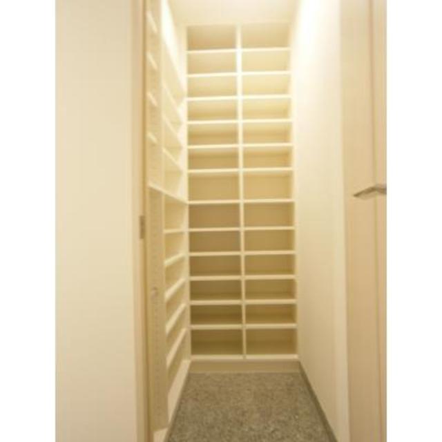 玄関　※写真は同タイプ住戸です。