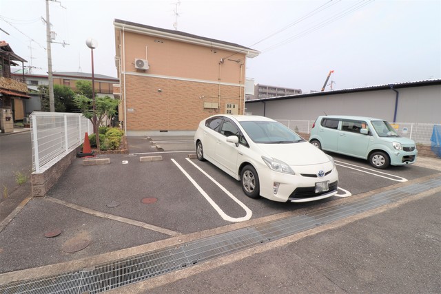 駐車場　敷地内駐車場