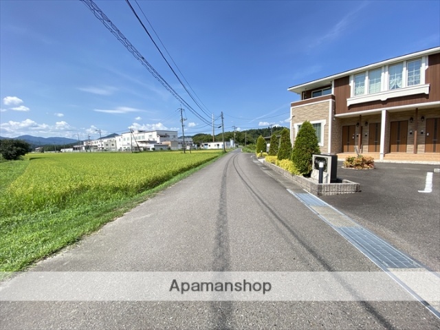 その他　前面道路（その他）まで0m