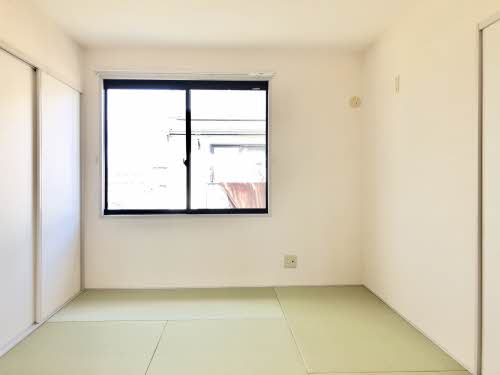 その他部屋・スペース　5.8帖の和室はパルプ畳♪