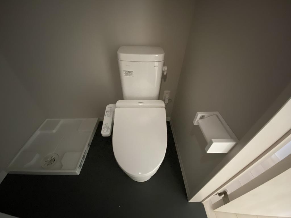 トイレ　※同型モデル