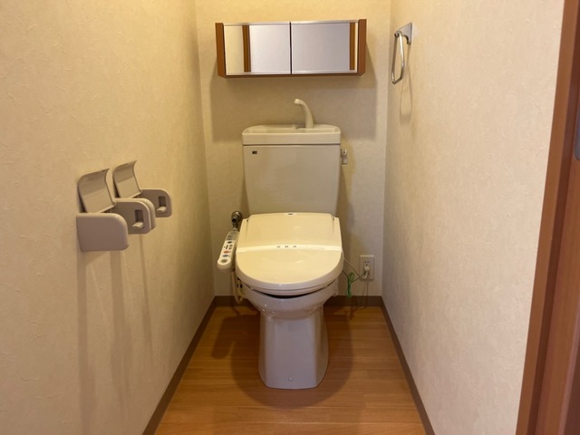 トイレ　シャワー付トイレ