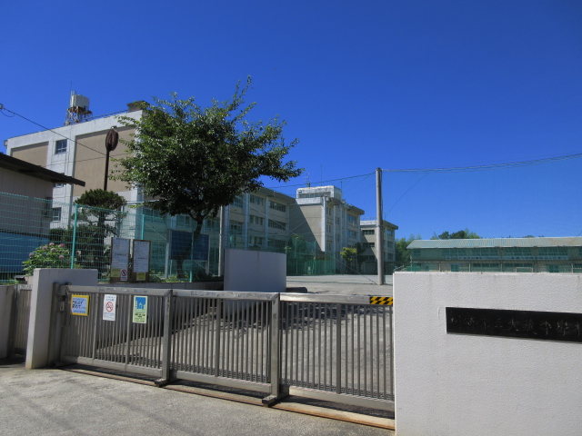 中学校　川崎市立犬蔵中学校（中学校）まで750m