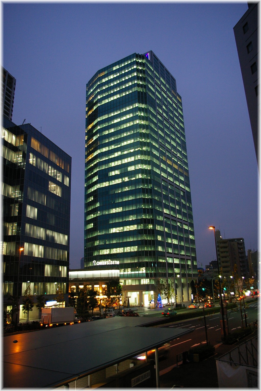 ショッピングセンター　白金アエルシティ（ショッピングセンター）まで301m