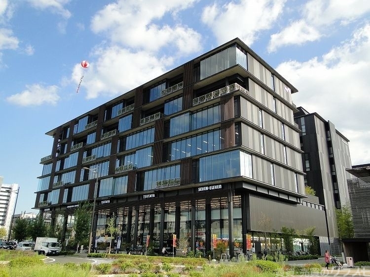 レンタルビデオ　平和書店TSUTAYA京都リサーチパーク店（レンタルビデオ）まで1907m