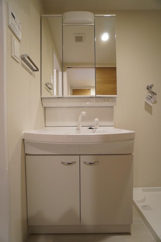 洗面設備　同シリーズ別物件の写真です