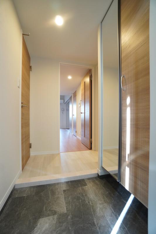 玄関　同シリーズ別物件の写真です