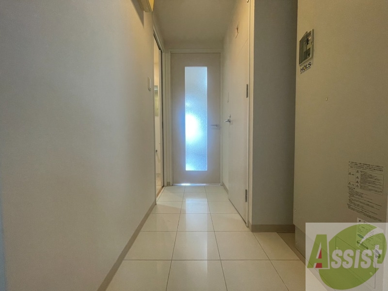 玄関　玄関の様子です。明るい印象ですね。気分もあがりそう。