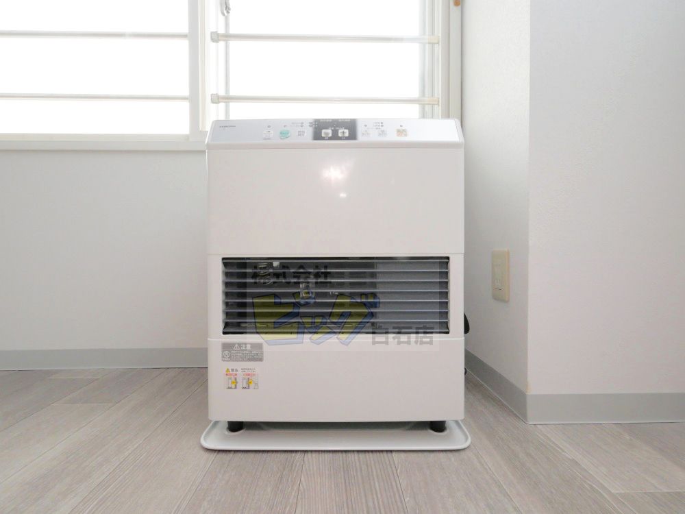 その他　冬は暖かく経済的な灯油ストーブがついています♪