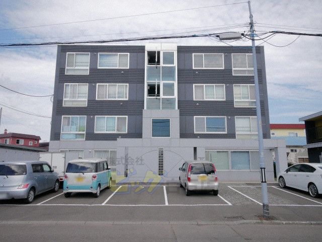 建物外観　全室南東向きで日当たり良好です♪